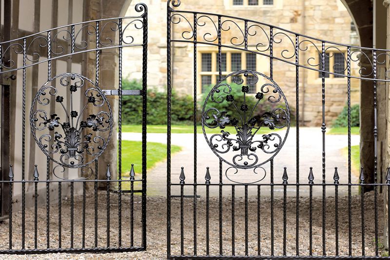 royal-balmoral-wrought-iron-gates-design