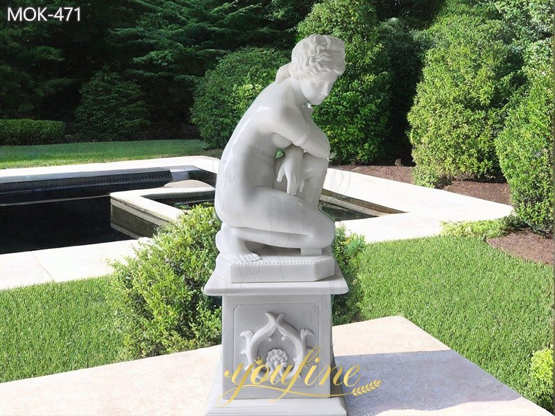 Life size marble carving Crouching Venus