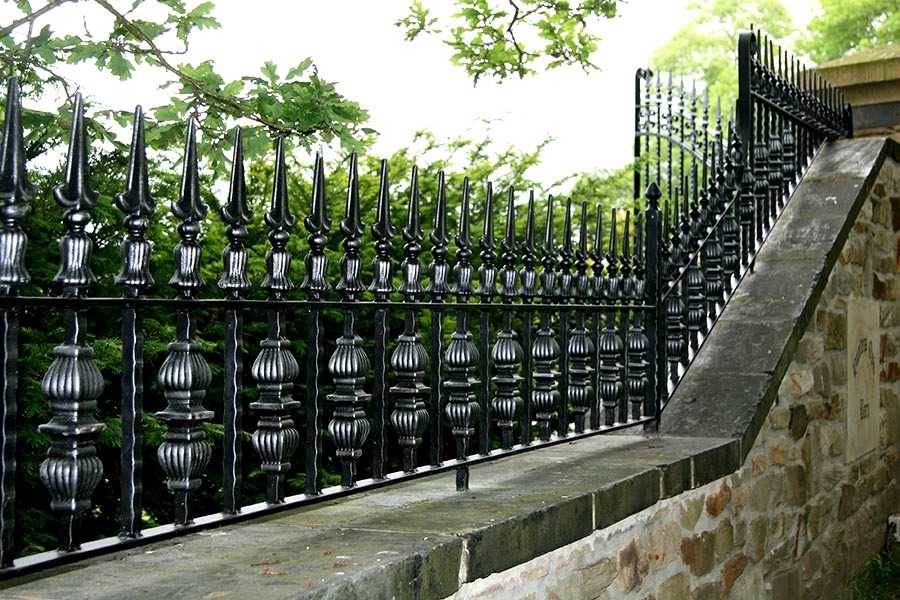 Simple decorative iron fence bespoke cast iron yard railing designs for sale--IOK-243