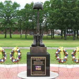 Bronze Boots Rifle and Helmet Statue Design Battlefield Cross Memorial ...