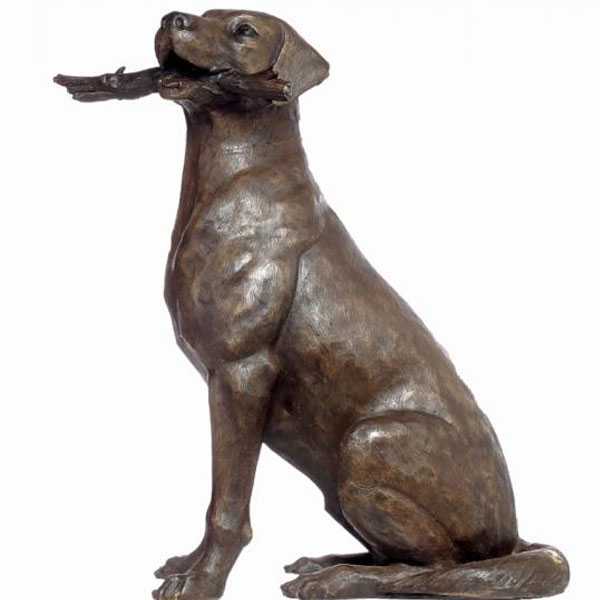 black lab outdoor statue