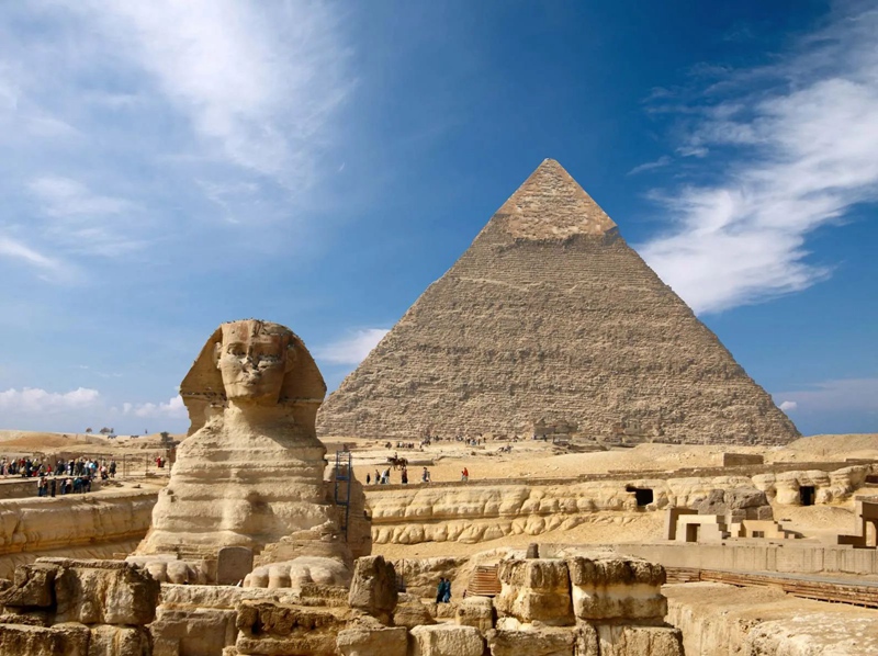 Great Sphinx of Giza pyramid background Khafre