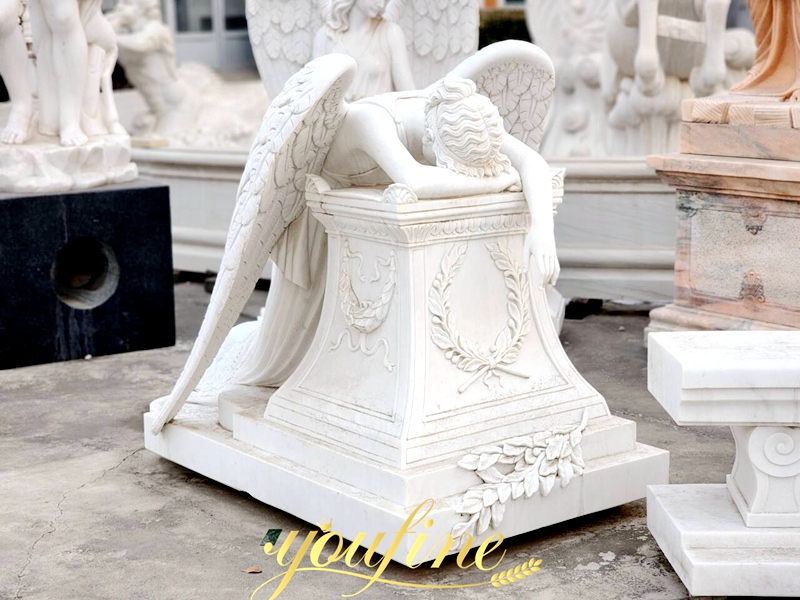 Weeping Angel Statue Monument