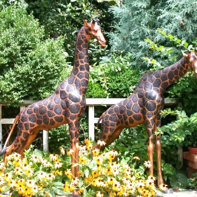 large metal giraffe