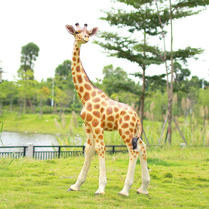 outdoor giraffe statue