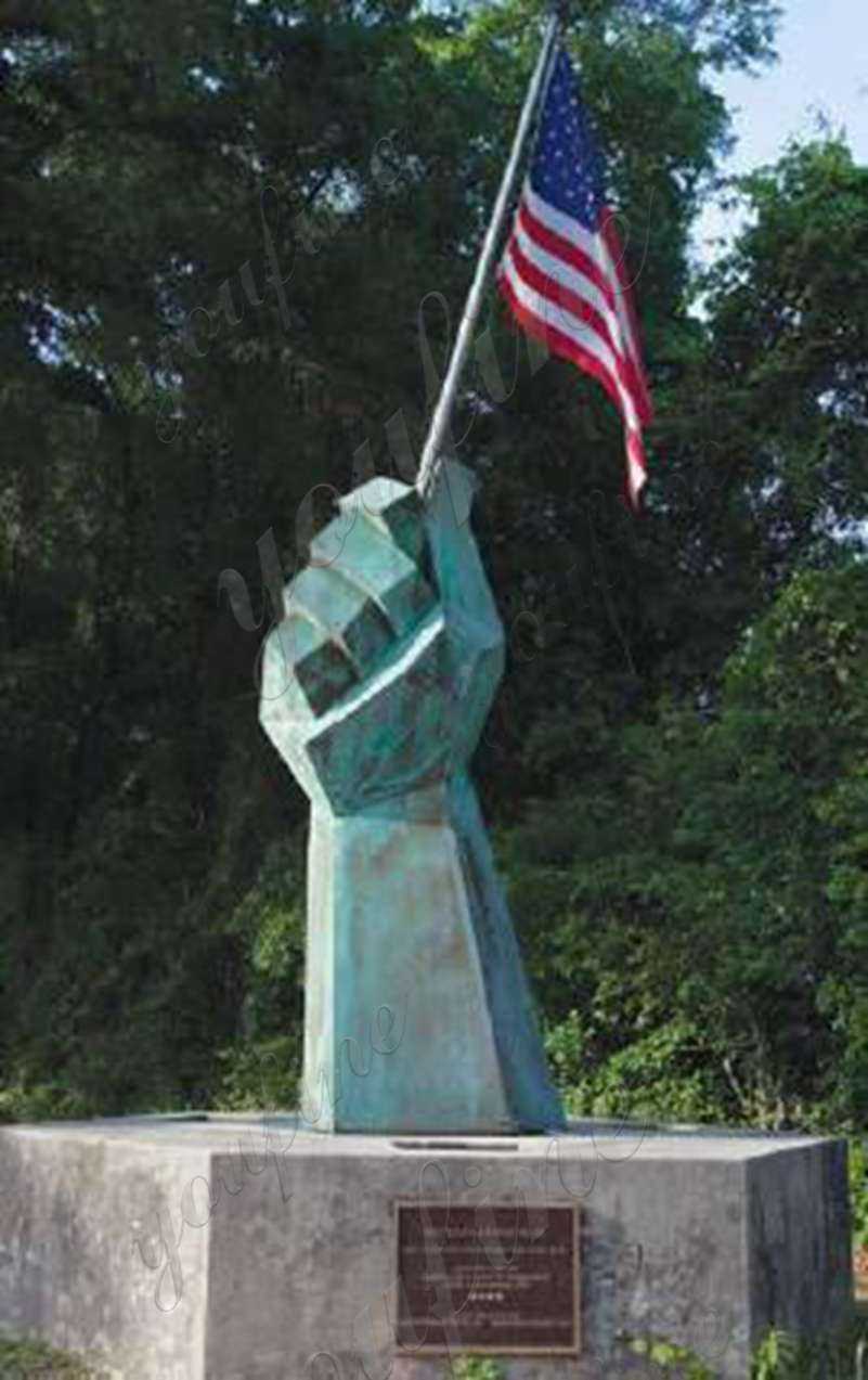 Remembrance day statue