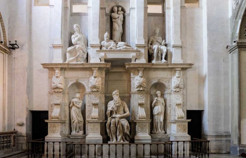 michelangelo marble statue of moses in rome