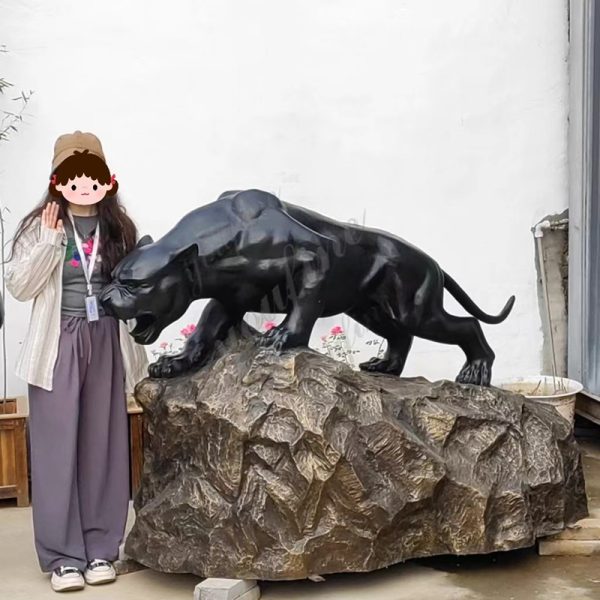 lifesize bronze leopard statue