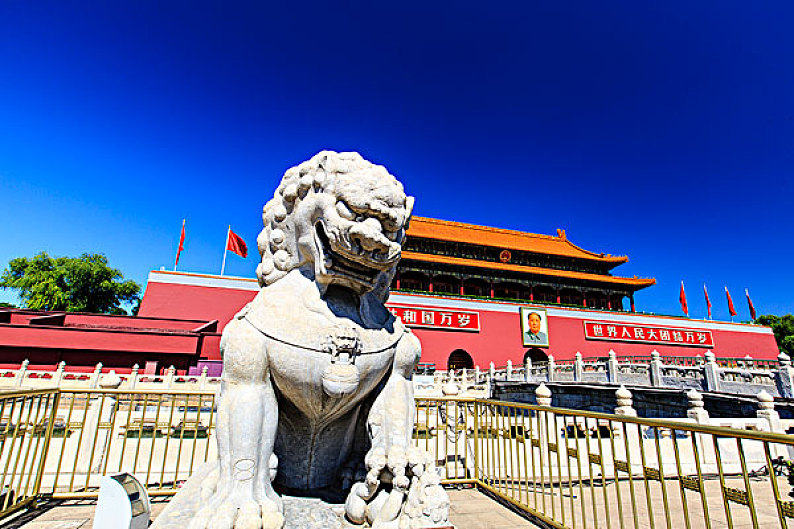 marble foo dog statues