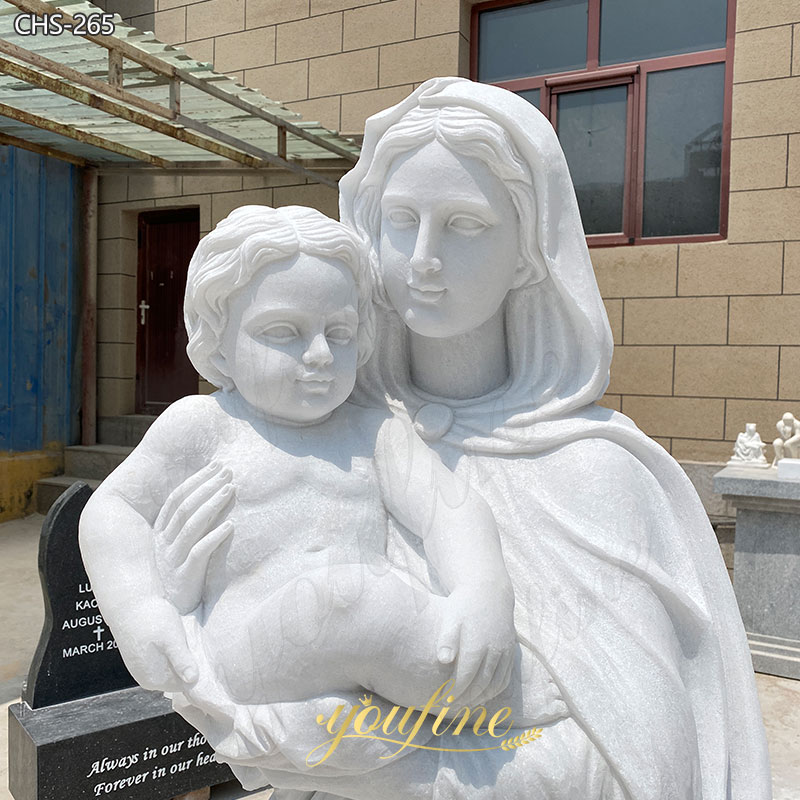 Mary and Baby Jesus Statue details