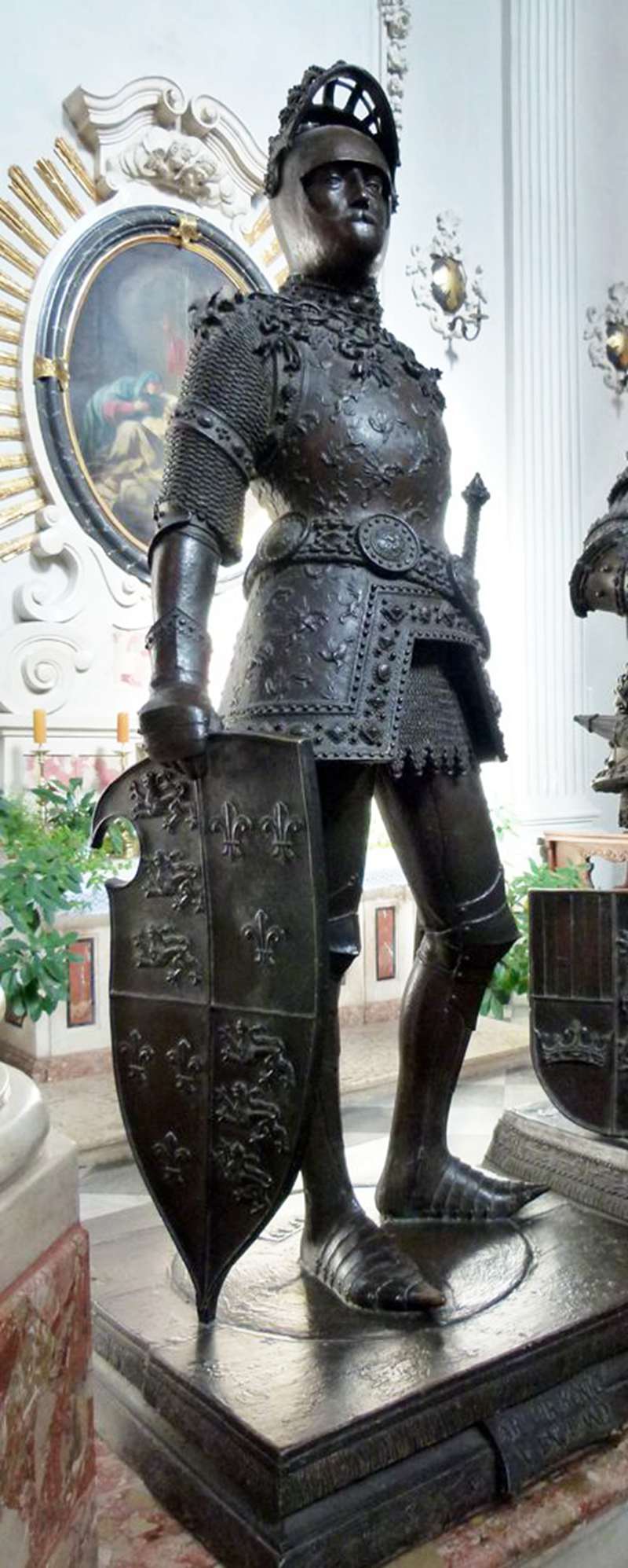 King_Arthur_statu_replica