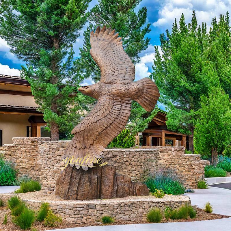 Vertical Flying Eagle Statue