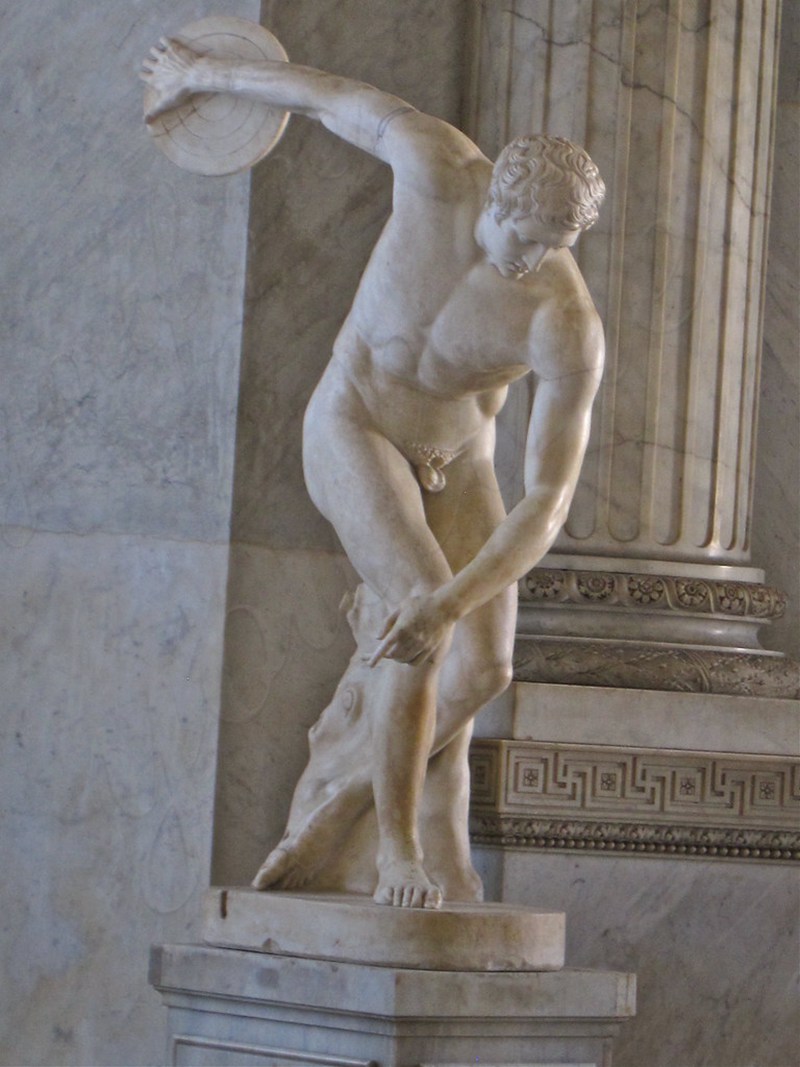 discus thrower statue made of marble 