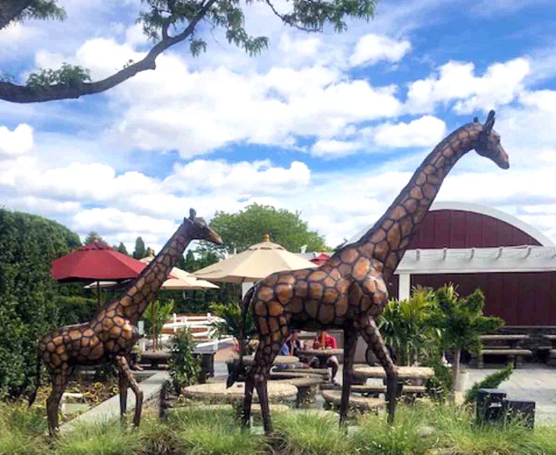 Metal giraffe statues for yard