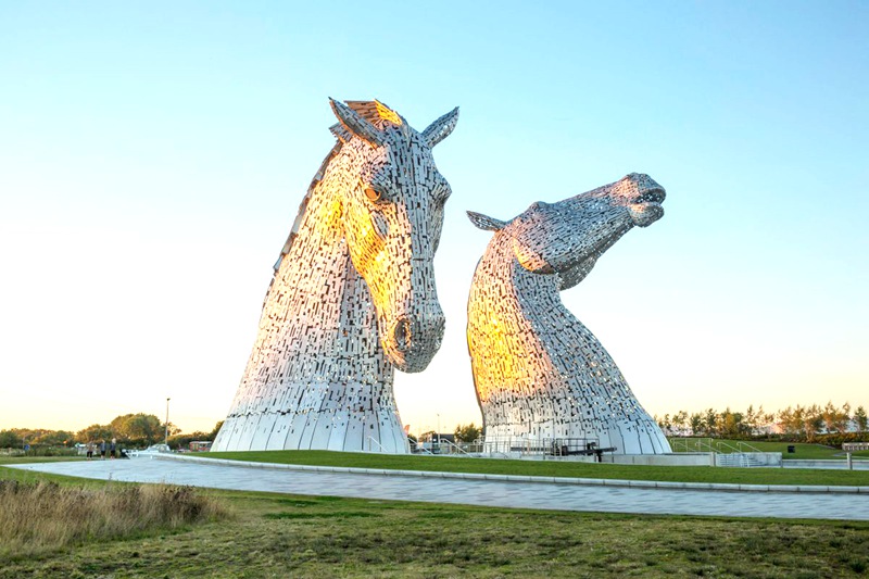 21.The Kelpies statue art large horse