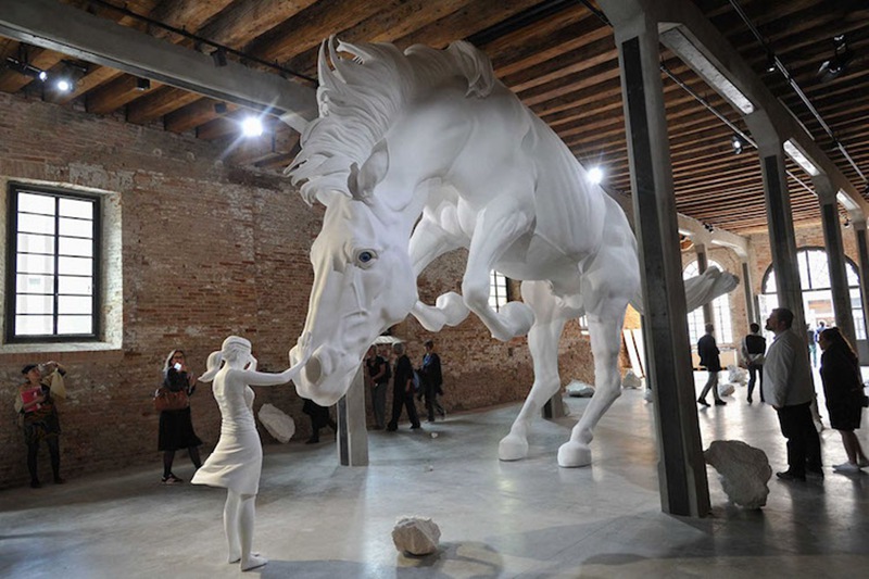 claudia-fontes-the-horse-problem