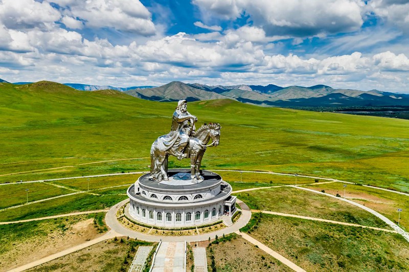 genghis-khan-monument