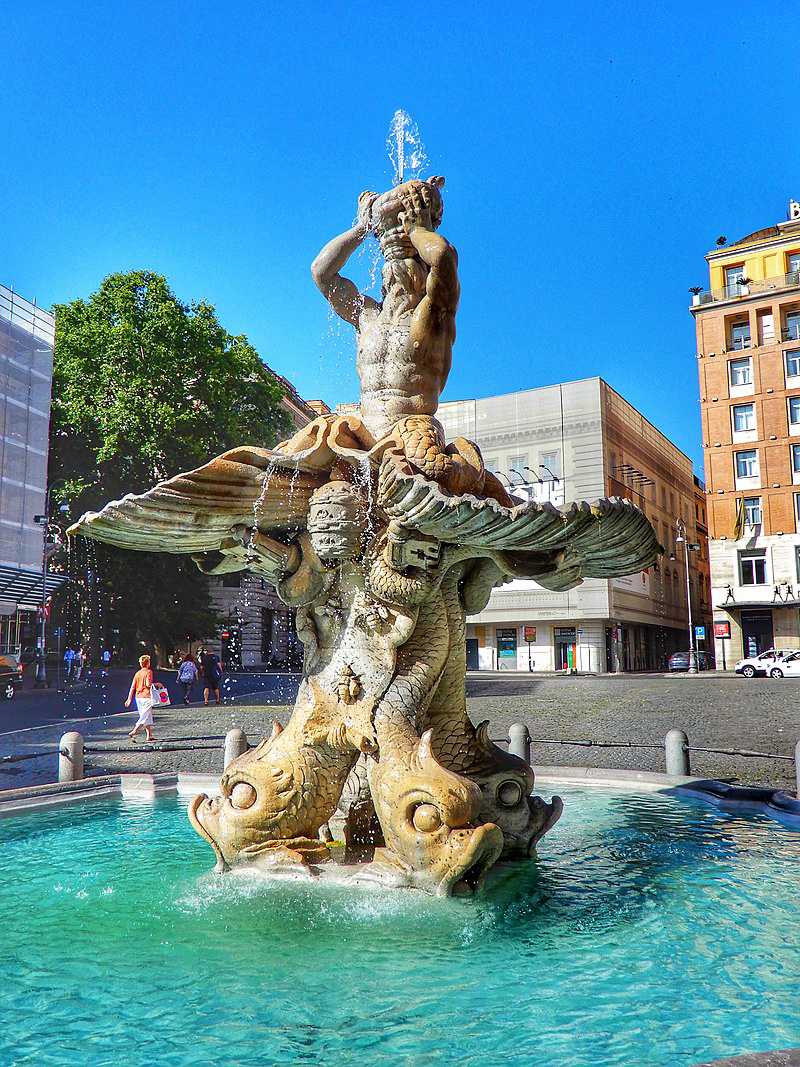 marble Fontana del Tritone