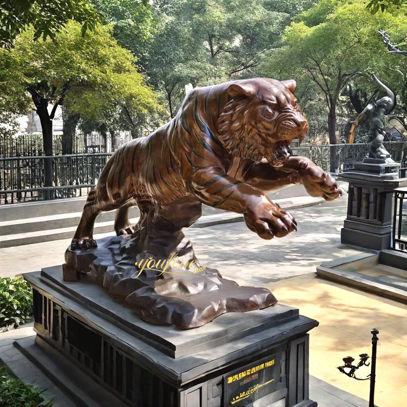 Outdoor Large Bronze Tiger Statue Towson University Mascot for Sale BOKK-392