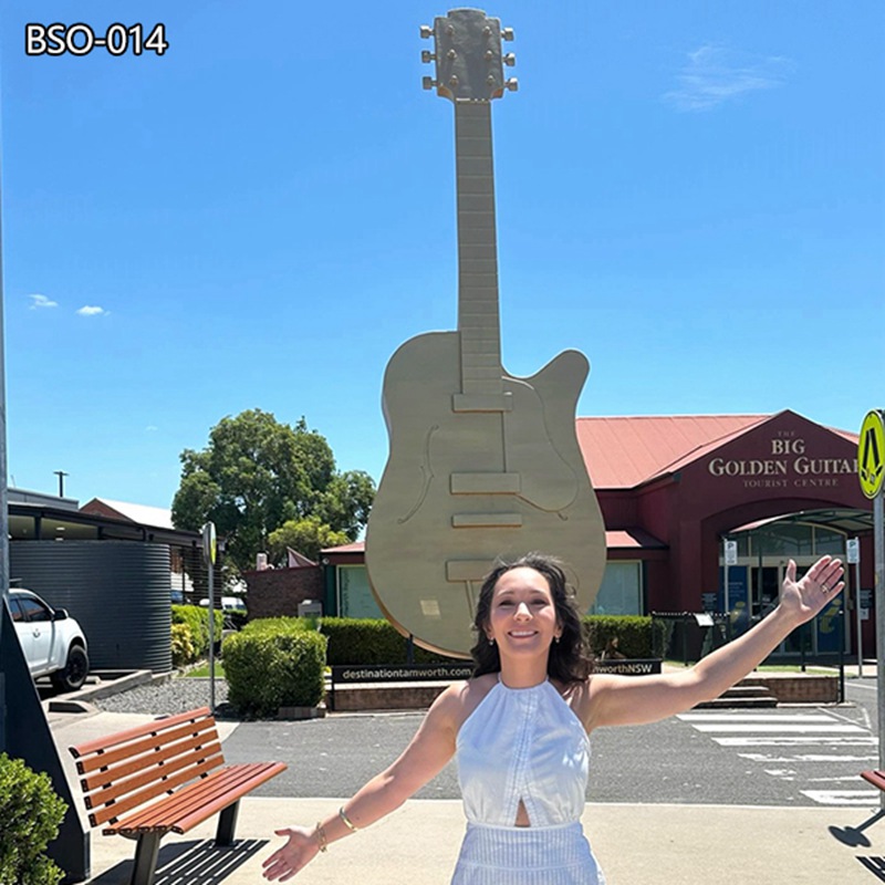 Metal Outdoor Big Golden Guitar Sculpture Replica