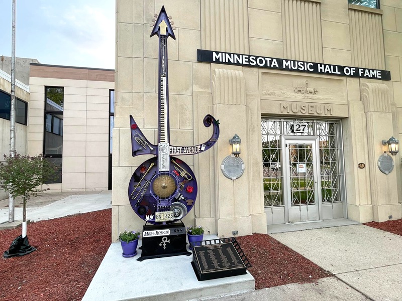 Bronze outdoor guitar sculpture