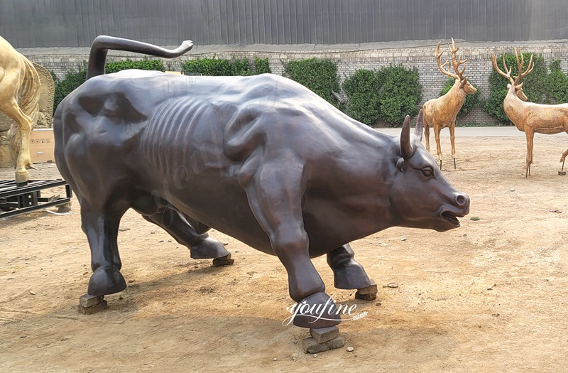 bull statue chicago