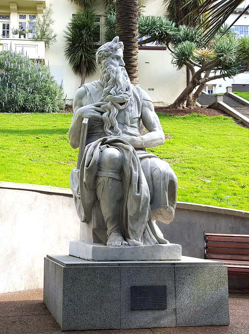 moses statue