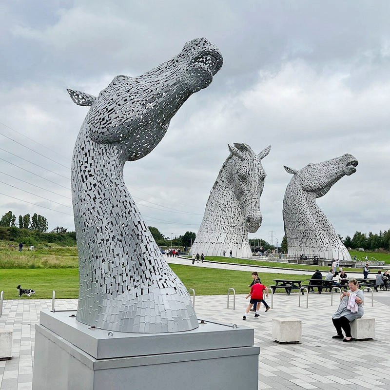 Top 10 Famous Stainless Steel Monuments and Sculptures in the World