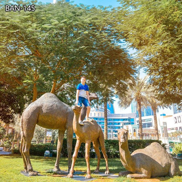 Family garden large camel