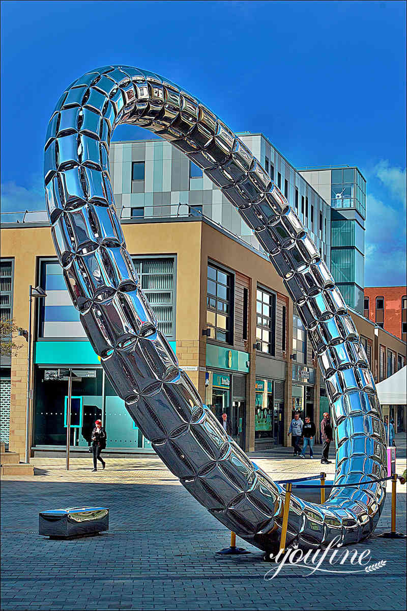 mirror polished large modern outdoor sculpture