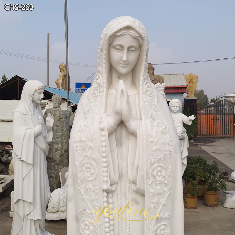 Our Lady of Fatima Statue details